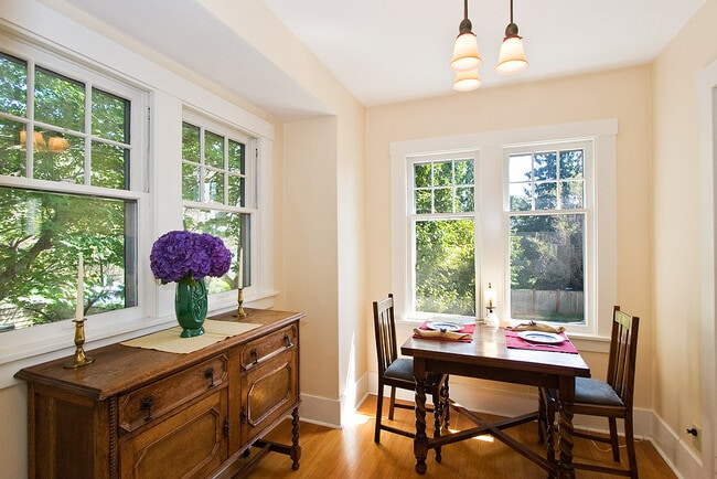 Foto del edificio - 306 NE 44th ST