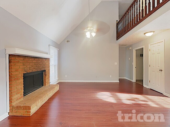 Foto del edificio - 2651 Laurel Woods Ln SE