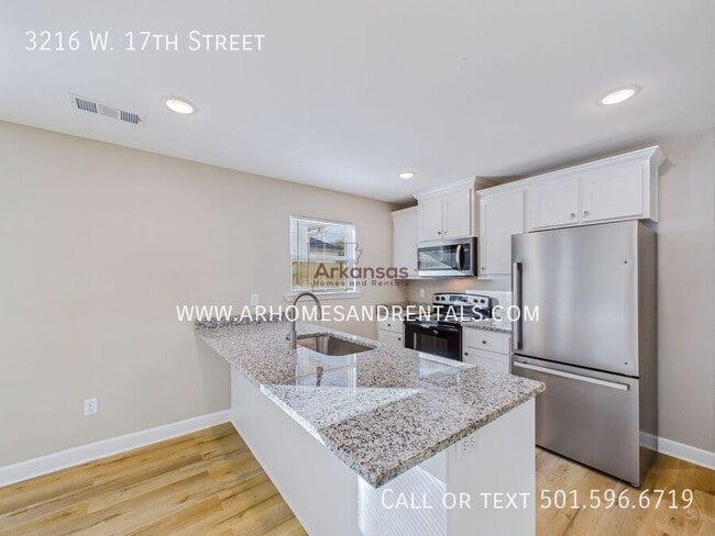 Building Photo - 3216 W 17th St