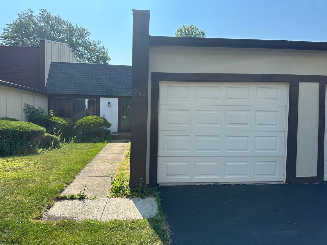 Foto principal - 234 Cascade Dr