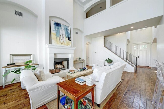 Foto del edificio - 2517 Winsted Ln