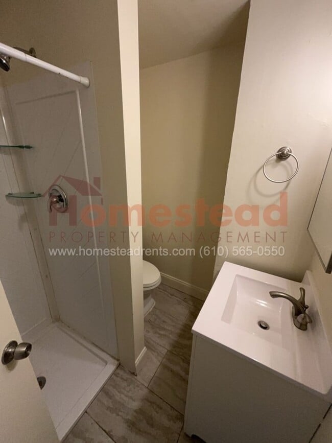 Building Photo - 532 DeKalb St