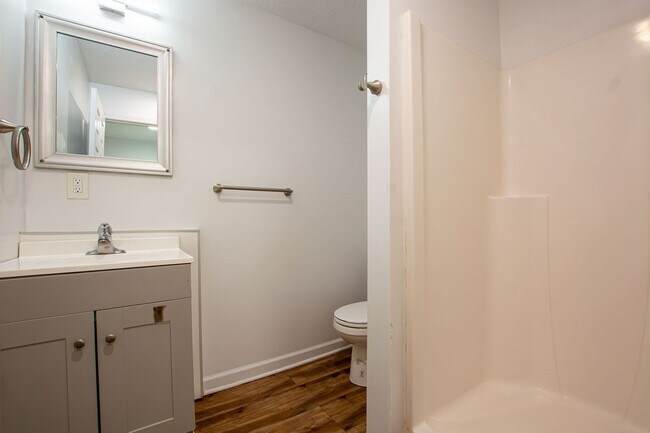 Foto del edificio - 2415 E St