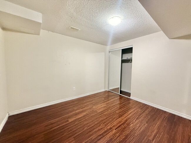 Building Photo - 2 BED - 1 BATH - MISSISSAUGA - BASEMENT