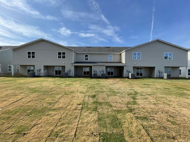Foto del edificio - 2 bd 2.5 ba townhome