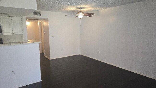 Foto del edificio - 3194 Coral Lake Ln