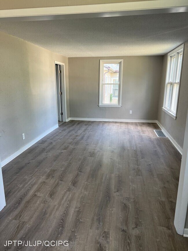Building Photo - 3 br, 1 bath House - 2925 Bellevue Avenue