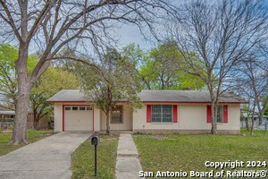 Building Photo - 310 Early Trl Dr