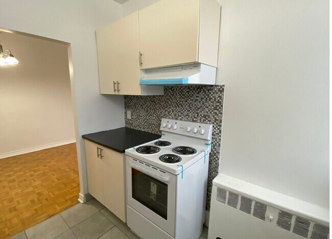 Photo du bâtiment - 36 Thorncliffe Park Dr