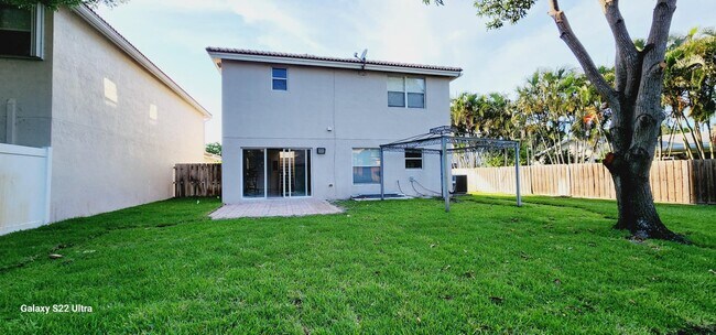 Foto del edificio - 11945 Donlin Dr