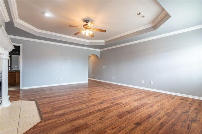 Building Photo - 1102 SW Cabriolet St