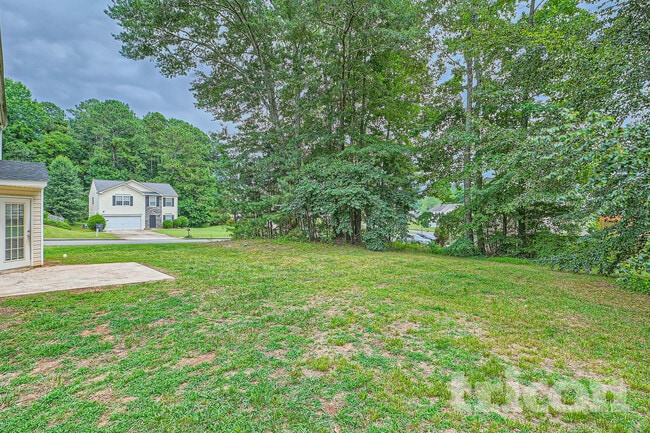 Foto del edificio - 5251 Miranda Way