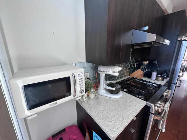 Foto del edificio - 2123 10th Ave W