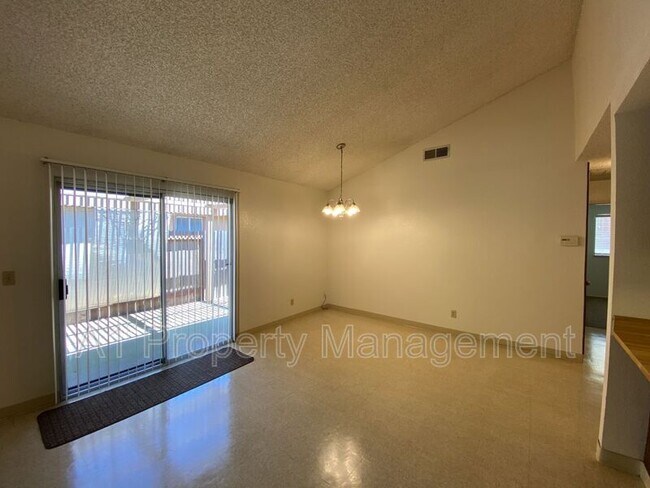 Foto del edificio - 4946 Saddlerock Way