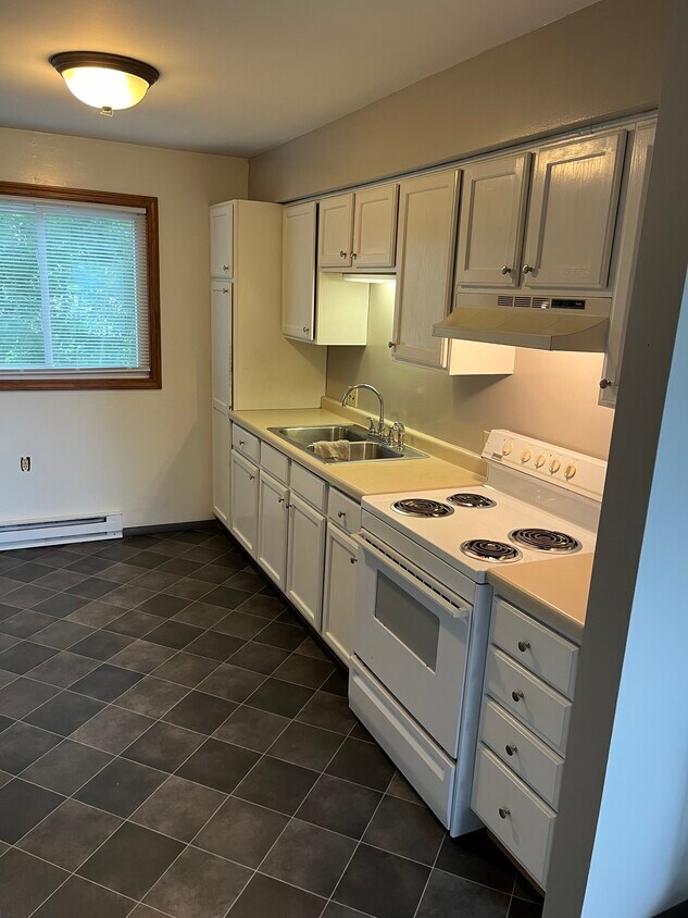 400 Clark St Unit 2, Marquette, MI 49855 Apartments in Marquette, MI