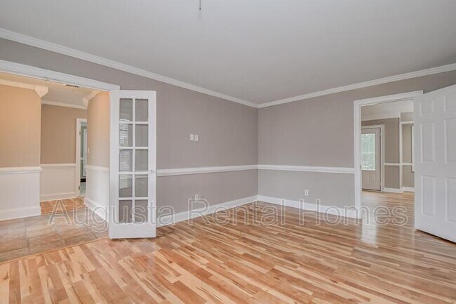 Foto del edificio - 238 Cavalier Dr