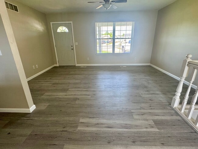 Building Photo - 3 Bedroom 2.5 Bath home in Troy, MO!