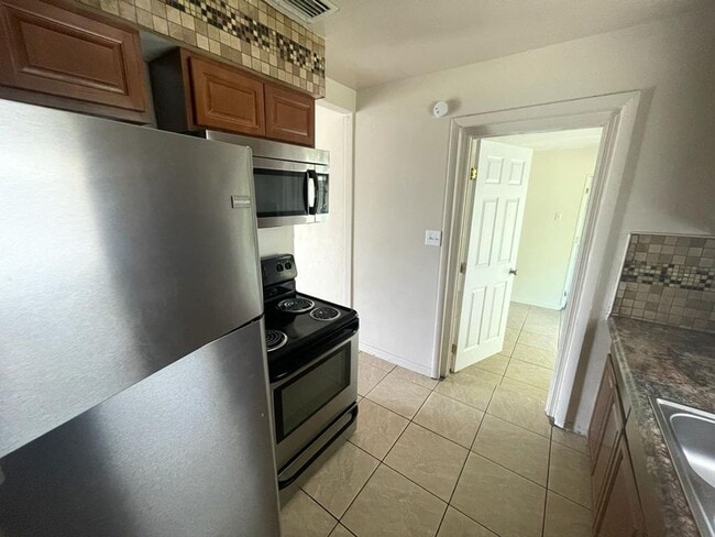 Building Photo - Charming Haven: Uncover Your Dream Home at 2026 JPV Street!