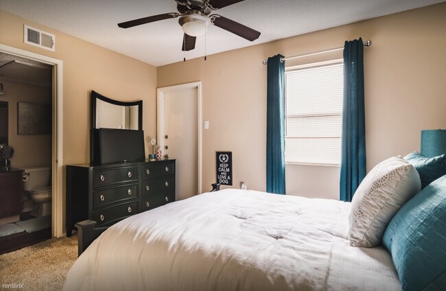 Building Photo - 1 br, 1 bath Apartment - 50 Briggs St 545