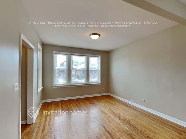 Foto del edificio - 2428 Ridgeland Ave