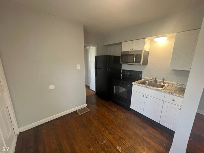 Foto del edificio - 627 N Tibbs Ave