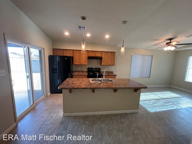 Building Photo - 3 br, 2 bath House - 3676 S. Susannah Dr.