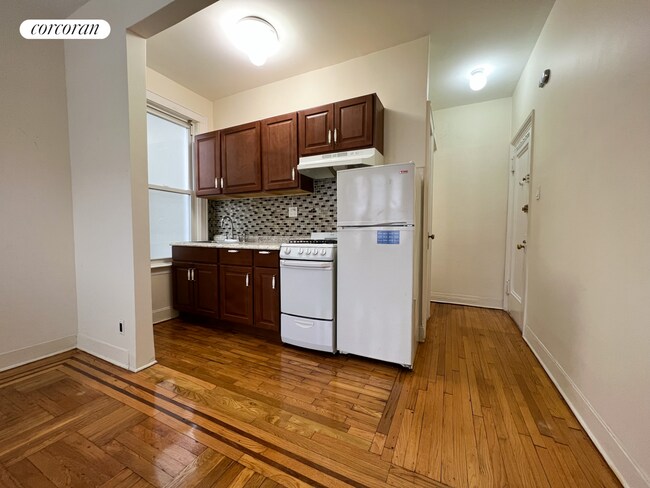 Foto del edificio - 48-31 45th St