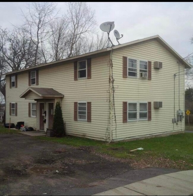 Building Photo - 301 N Midler Ave