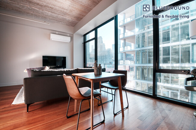 Foto del edificio - 676 N La Salle Dr