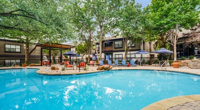 Resort-style swimming pool - The Vincent
