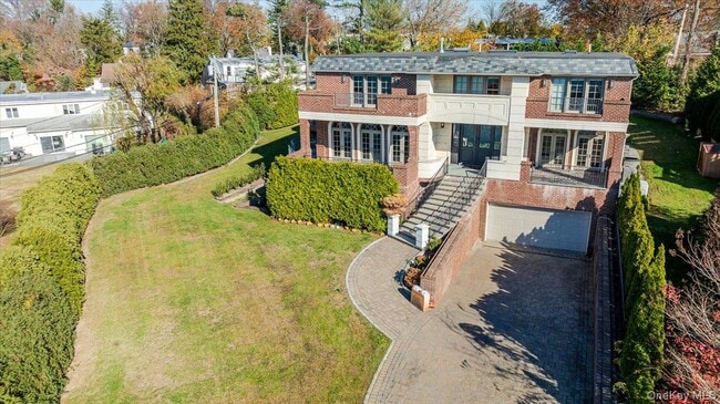 Building Photo - 25 Edgewater Ln