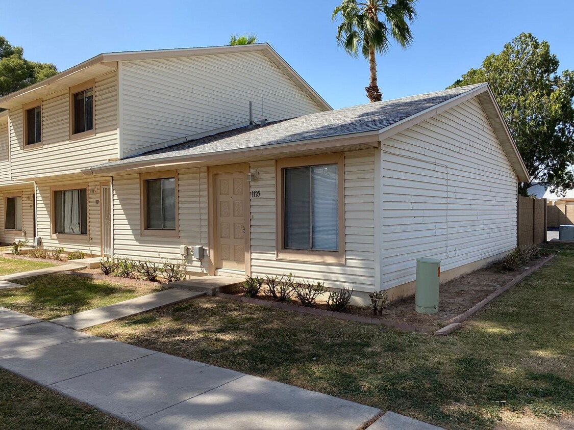 Primary Photo - Tempe Townhouse 2 Bed/1Bath Single Story w...