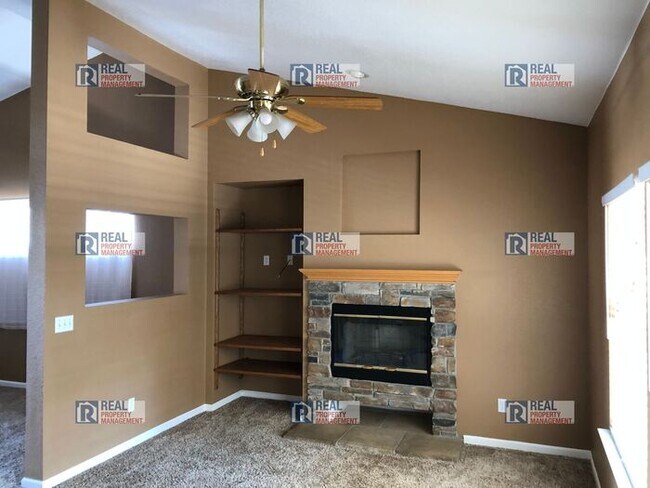 Building Photo - Riverbank "Crossroads" 4 Bedroom 3 Bath + ...
