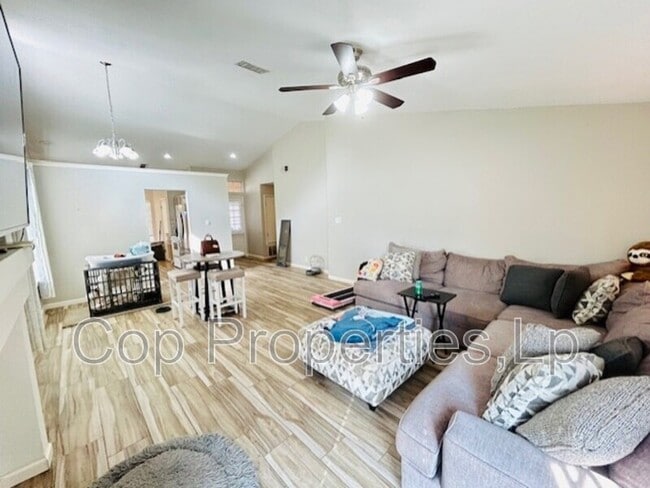 Foto del edificio - 6338 Broadmeadow