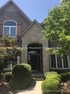 Building Photo - 13208 Canterbury St- Blue Valley! New Inte...