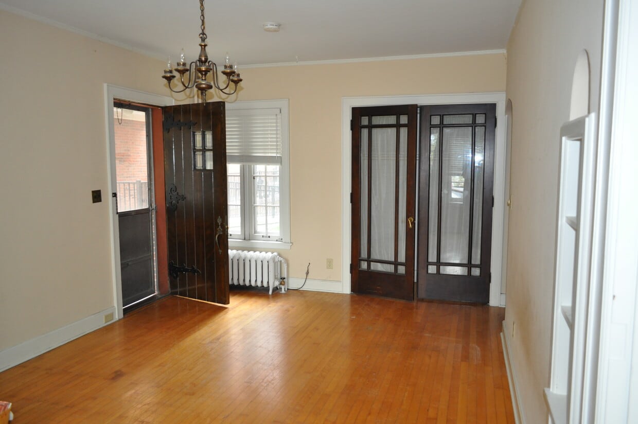 Primary Photo - 445 W Wilson St