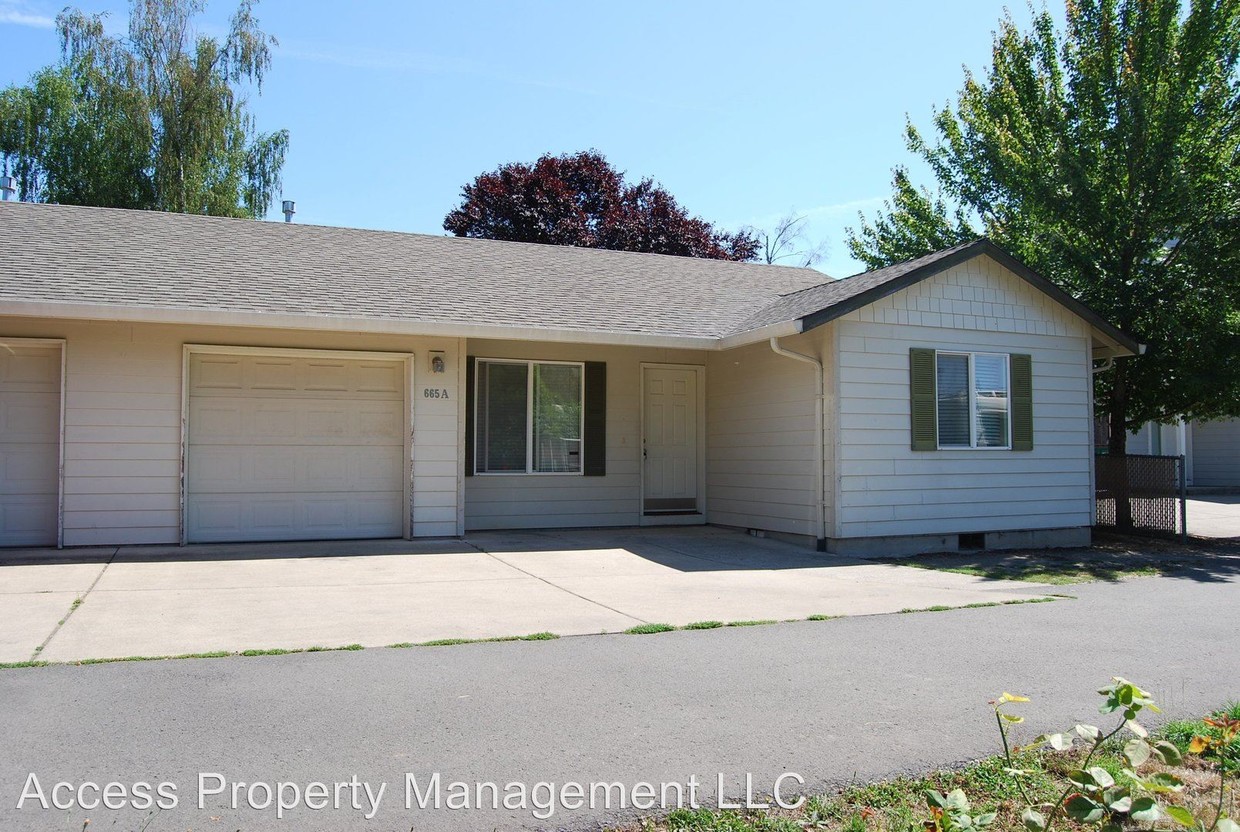 Foto principal - 665 W 1st St