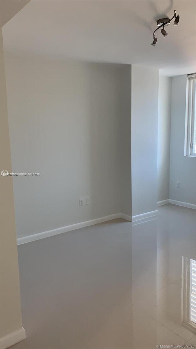 Foto del edificio - 253 NE 2nd St