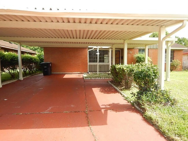 Foto del edificio - 5751 Peacock St