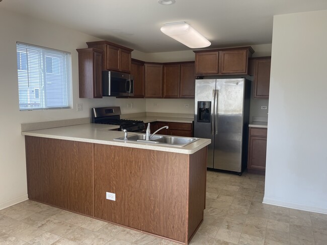 Building Photo - 1086 Sapphire Ln