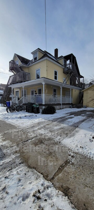 Foto del edificio - 19 Fletcher Pl