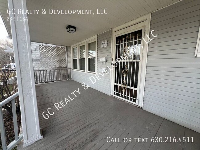 Building Photo - *** JEFFERSON PARK / GAS & ELECTRIC INCLUD...