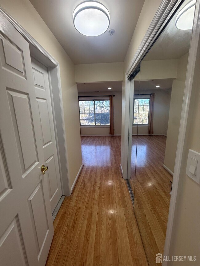 Foto del edificio - 828 Waterford Dr