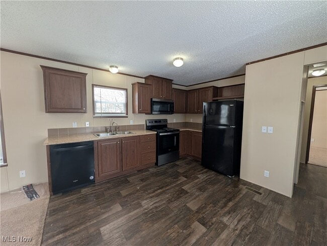 Foto del edificio - 235 Chaucer Ct