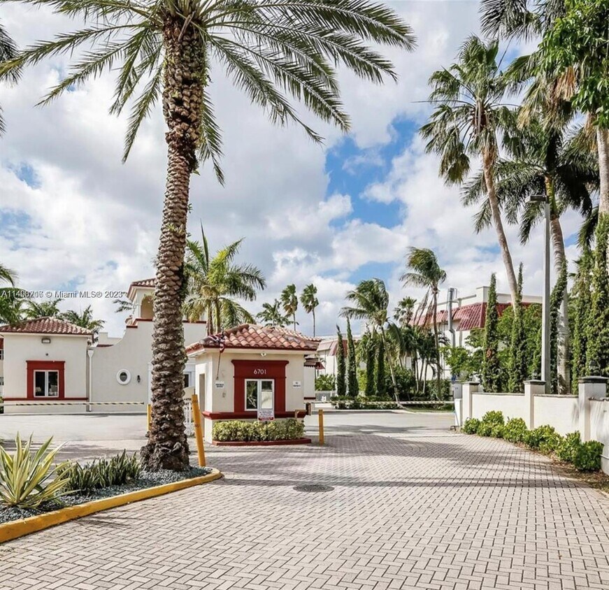 Foto principal - 8650 SW 67th Ave