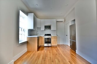 Building Photo - 16 Winchester St