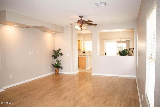 Building Photo - San Tan Ranch Beauty