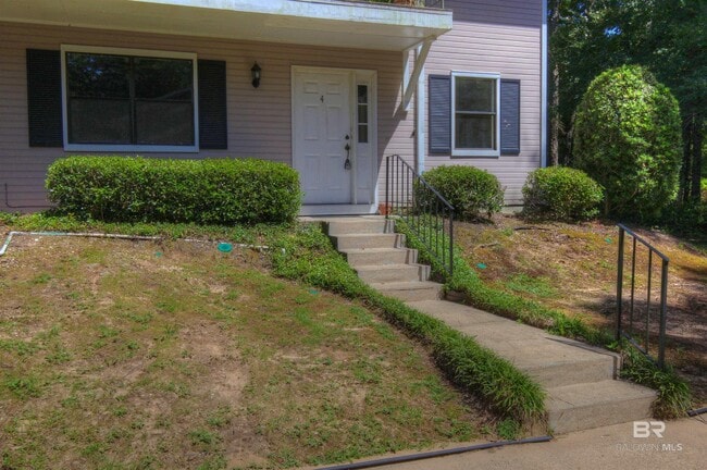 Building Photo - 320 Volanta Ave