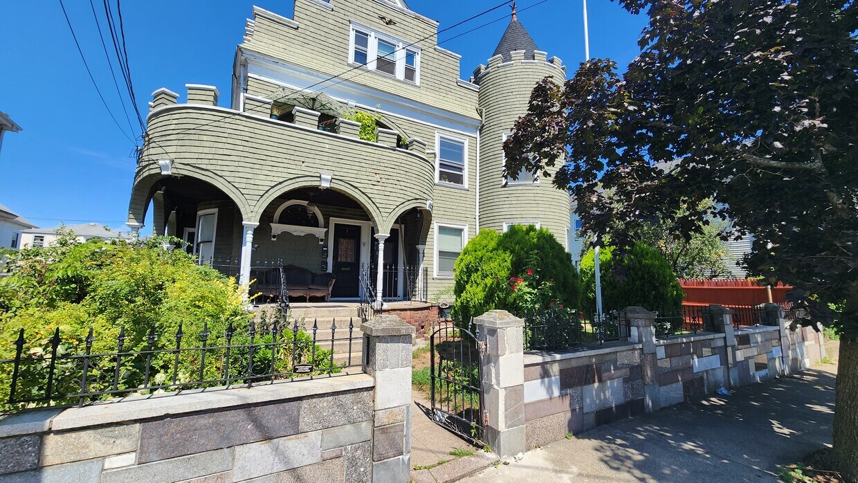 Primary Photo - 9 Beech St