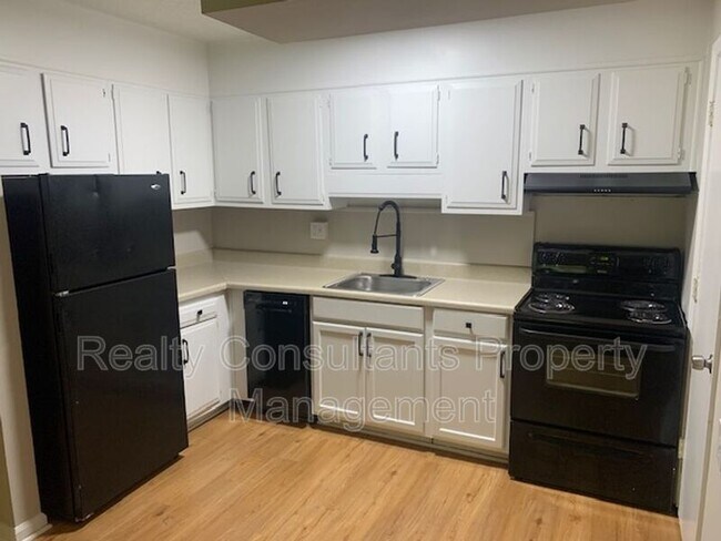 Foto del edificio - 1101-A Robin Hood Rd